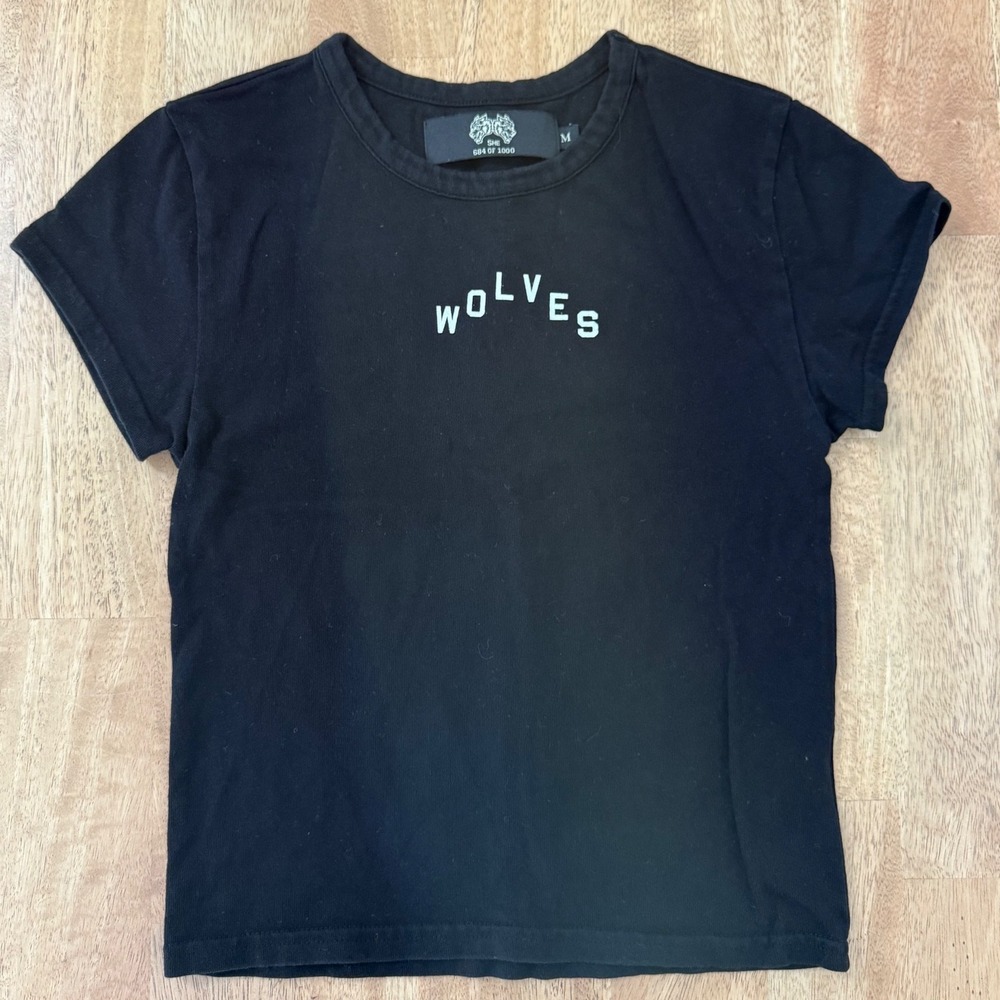 Darc Sport Wolves Black Graphic Cropped Tee Shirt She 684 of 1000 Medium